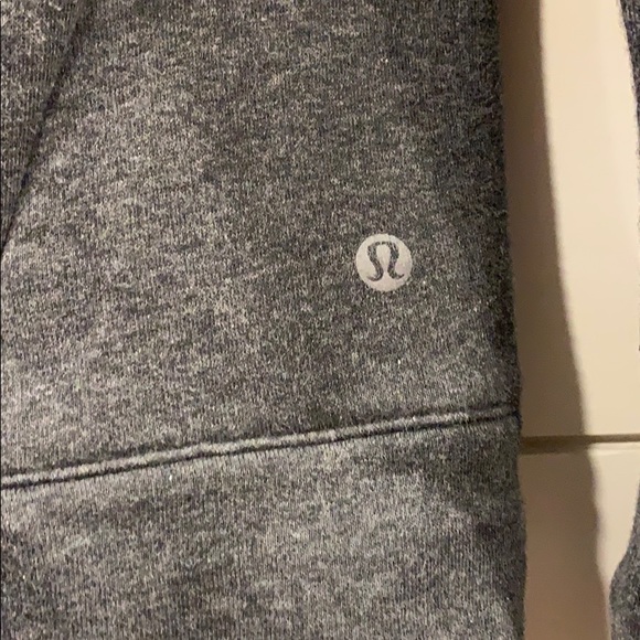 Lululemon - Picture 2 of 5